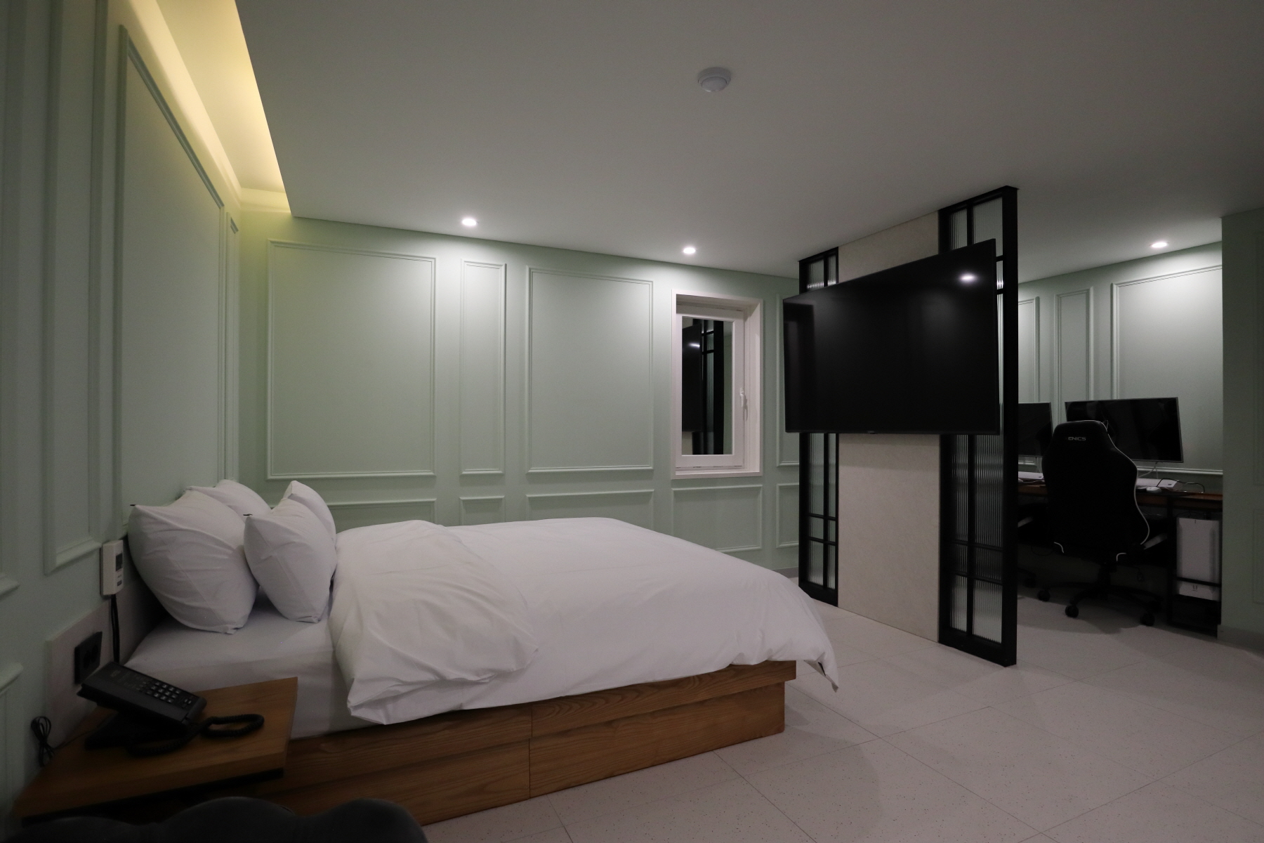 2000769928_BwdaMlLD_1de698bf2496708f05c38a4680bc9e2c9080573d.JPG 이미지크게보기