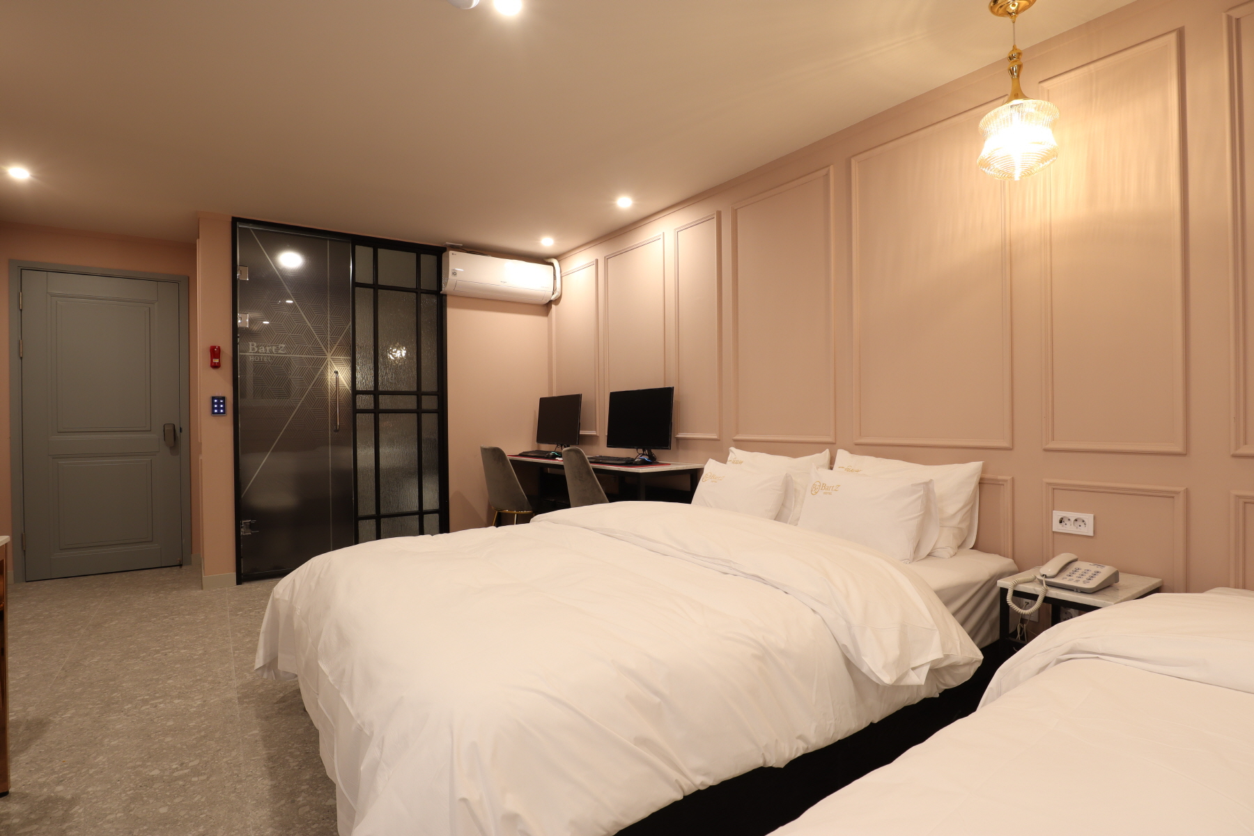 2000769928_DWd42il5_22c876a4d495cf77f04635c7d47a8a921c5b31e9.JPG 이미지크게보기