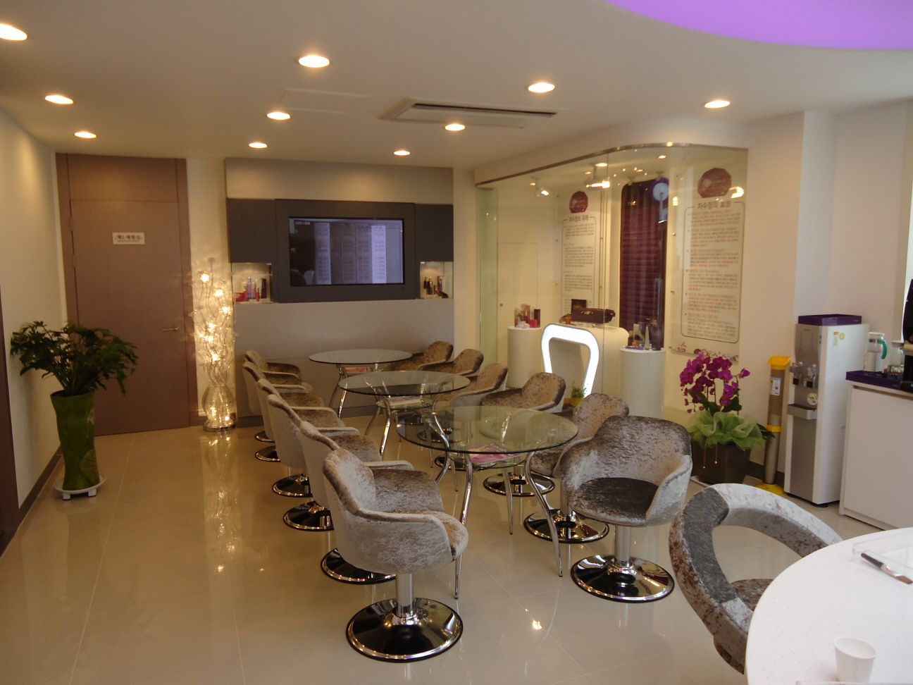 2000769928_GhPkXiJK_1c7d542f7c9a2f1e703632aa5af4704bde142d06.JPG 이미지크게보기