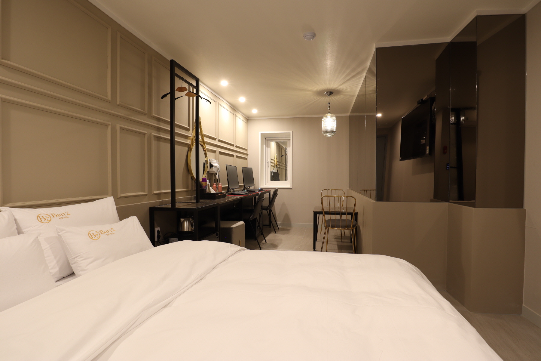 2000769928_lQer0G2g_b17b632bf8a735d4970bfeb452cde31649d1faee.JPG 이미지크게보기