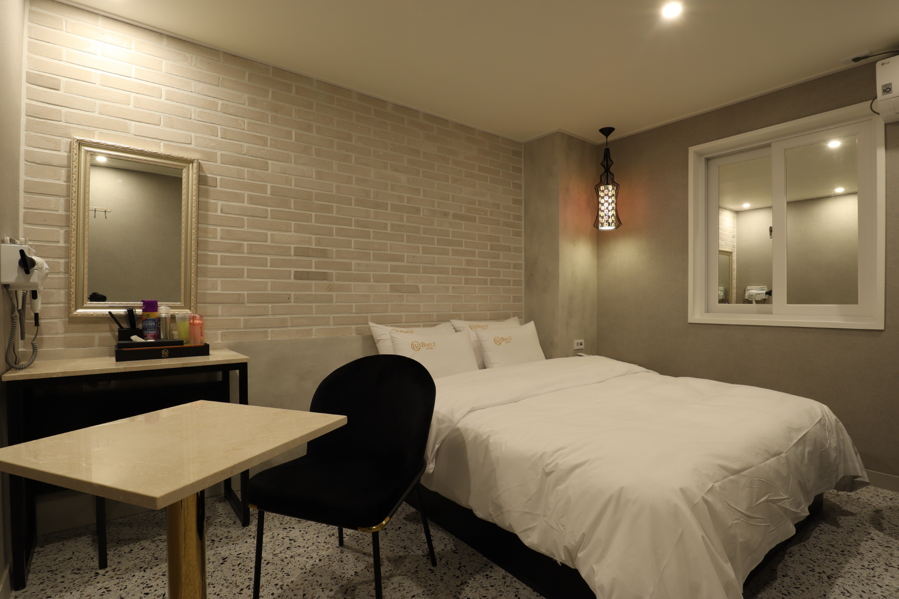 2000769928_vXPERnWK_4a60a4ddf52edaf49bb4816f43c4312f8810f9e2.JPG 이미지크게보기