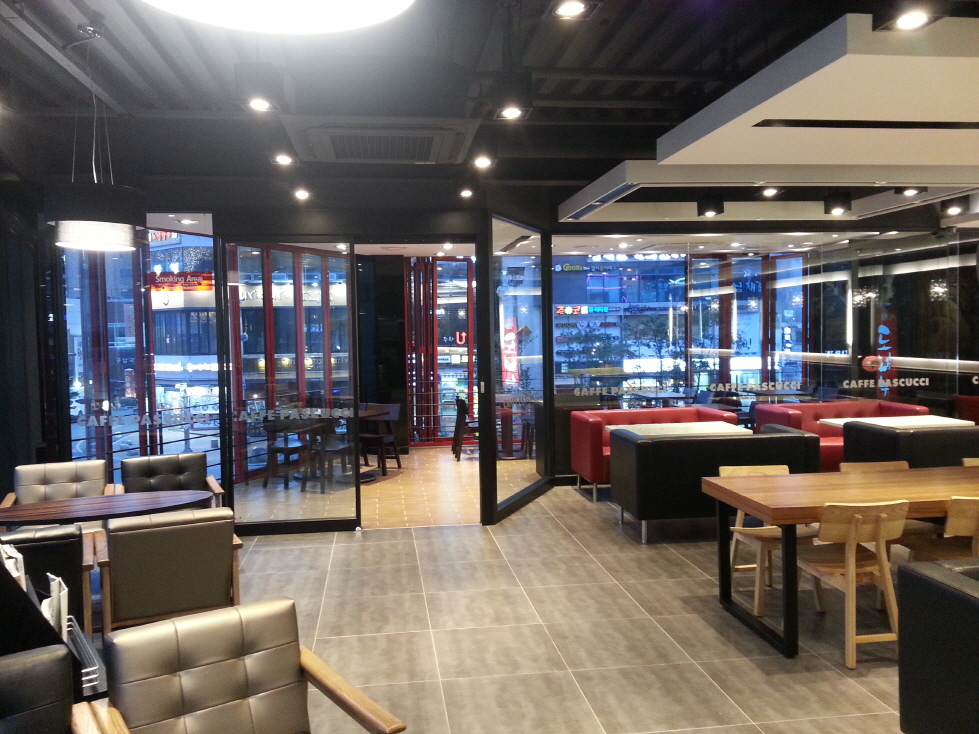 2000769928_wR09MAVD_1fa5196eb9eecd7ec6d96588853c9bf1d154c9d8.jpg 이미지크게보기