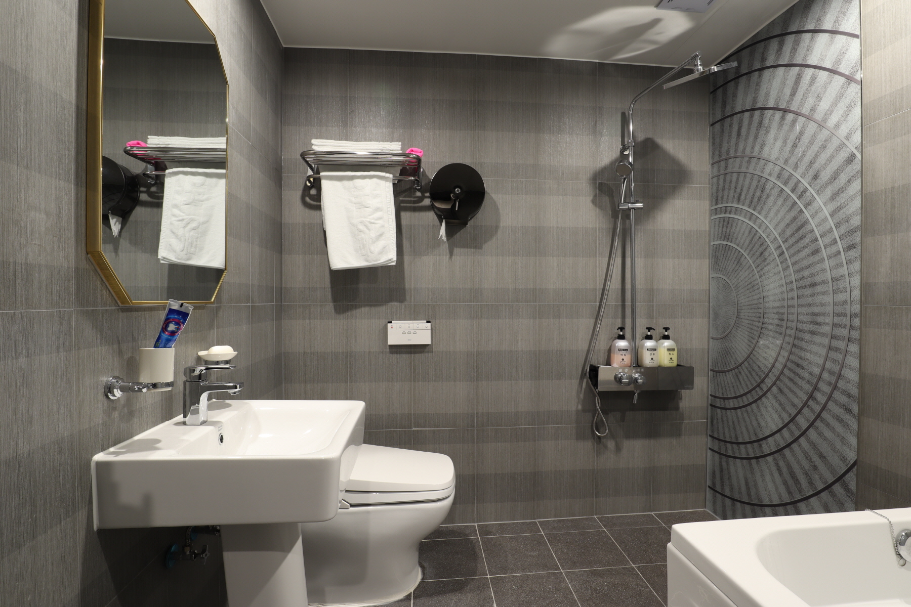 /user/i/intdesign/editor/2311/566af0fc50defe5ee70f658ce7556e64_1699321250_3219.JPG 이미지크게보기